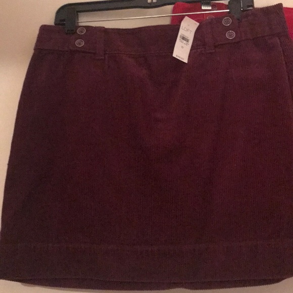 Skirts - Picture 2 of 6